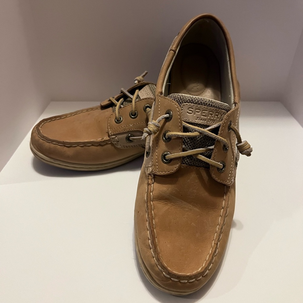 Sperry Women's Songfish Boat Shoe color linen oat
